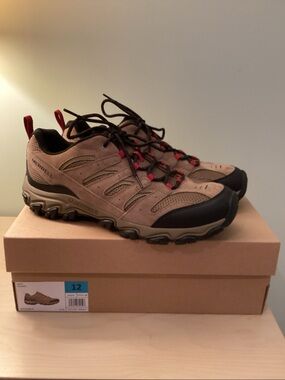 BRAND NEW IN BOX MERRELL HIKING SHOES MENS SIZE 12